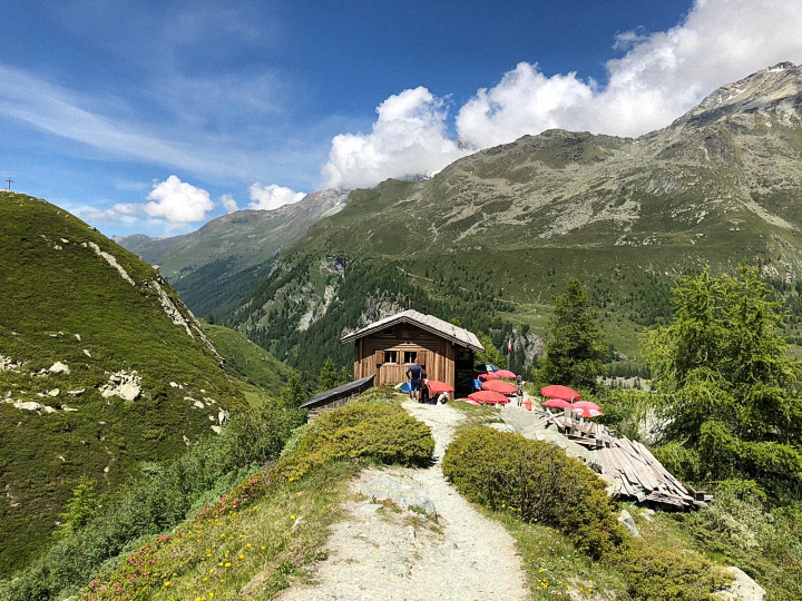 hut
